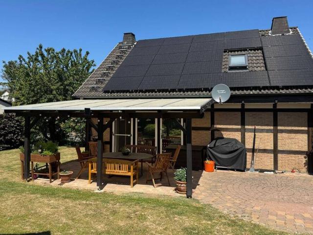 Top gepflegtes Fachwerkhaus mit Doppelgarage und Garten