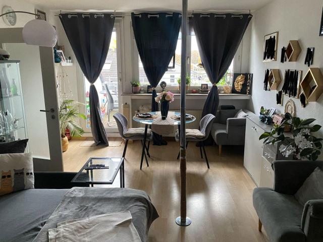 Top Dachgeschosswohnung mit Balkon, freundlich hell und guter Schnitt