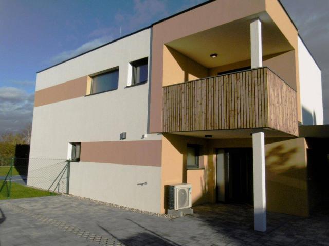 Top Einfamilienhaus mit Pool und Garten