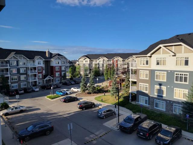Top Floor 2 Bed/2 Bath Apartment in Skyview