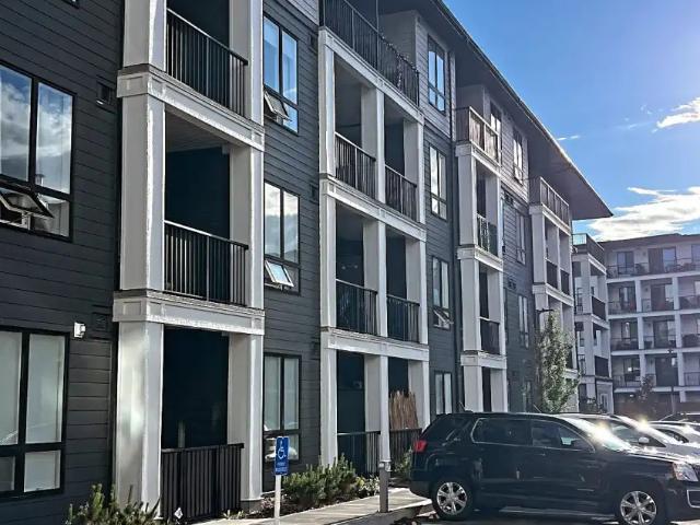 Top Floor 2 Bed/2Bath Apartment in Legacy