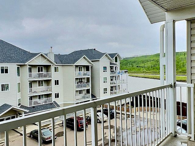 Top Floor 2 Bed 2 Bath Unit