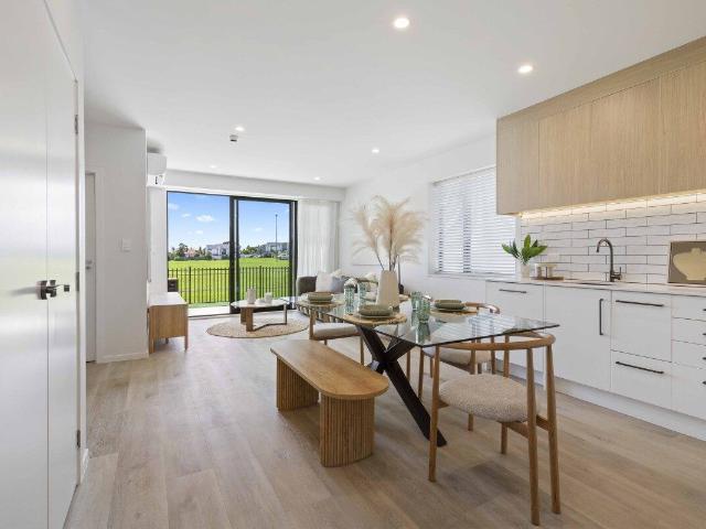 Top Floor Apartment Overlooking Murray Halberg Park