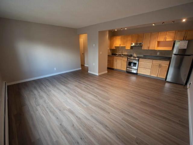 Top Floor Apartment for Rent – Prime Oliver Location