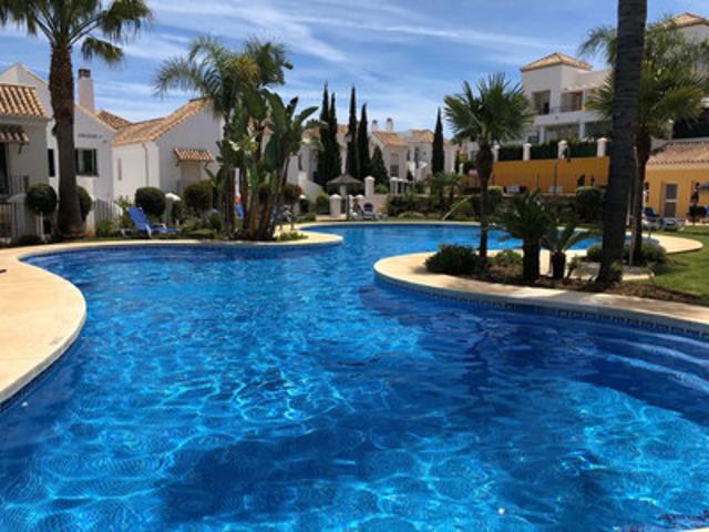 Top Floor Apartment in Nueva Andalucía
