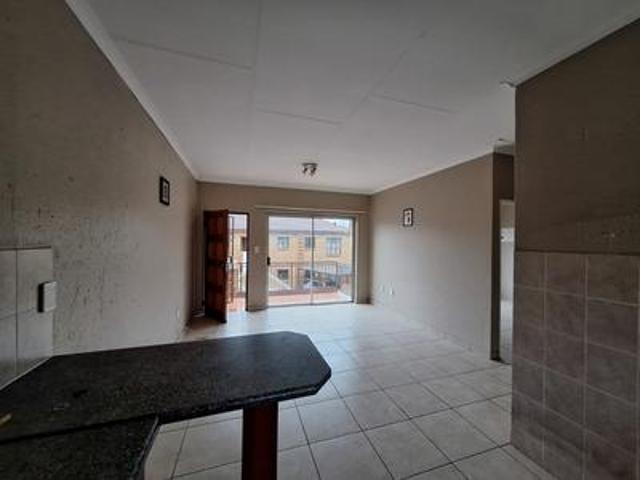 top floor apartment to rent in helik.