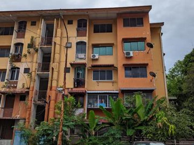 Top Floor Flat PKNS Seksyen 8 Shah Alam