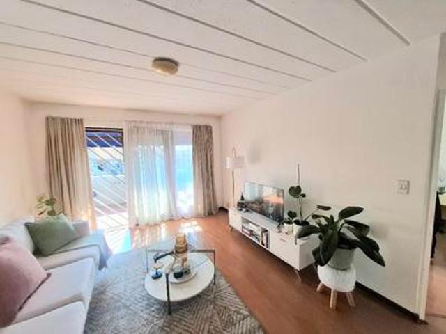 top floor one bedroom apartment in m.