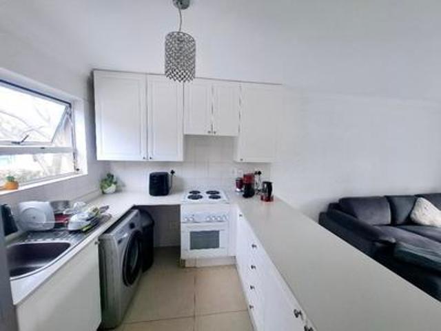 top floor one bedroom apartment in s.