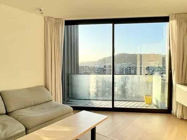 Top Floor Living, Fully Furnished Apartment