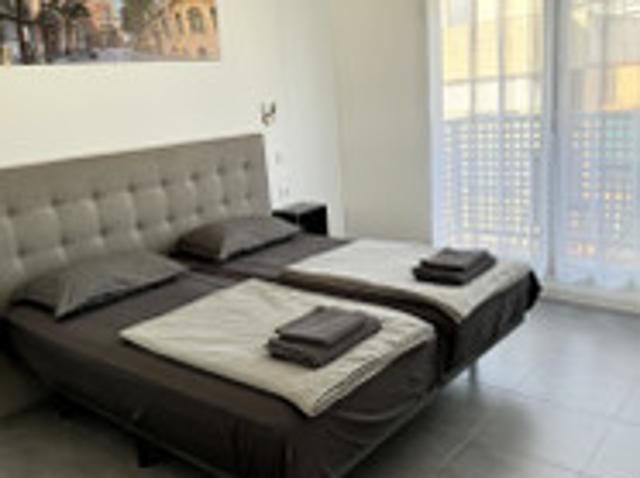 Top Floor Spacious Studio + 2 Balcony’s No_51