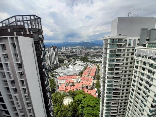 TOP FLOOR PARTIALLY FURNISHED VIEW GENTING Seri Riana Residence