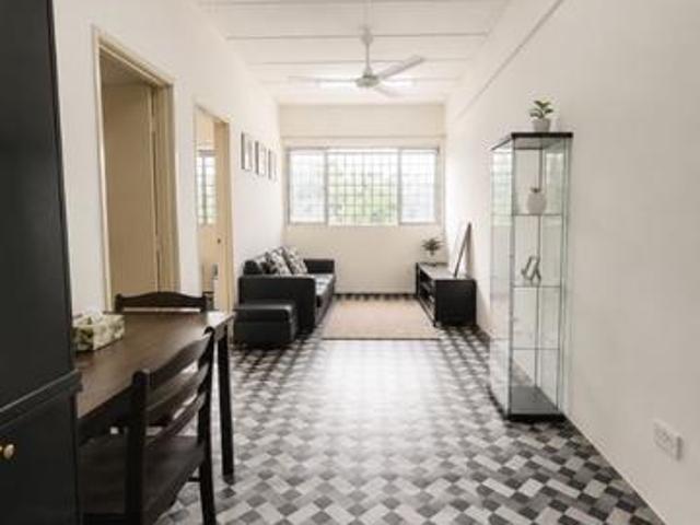 Top Floor Walk up Flat Seri Saujana Kajang