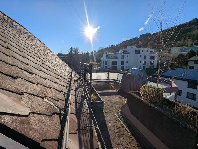 TOP FLOOR WITH CHEMINÉE AND LARGE TERRACE