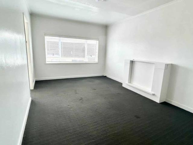Top floor Unit in Ponsonby with Water Included
