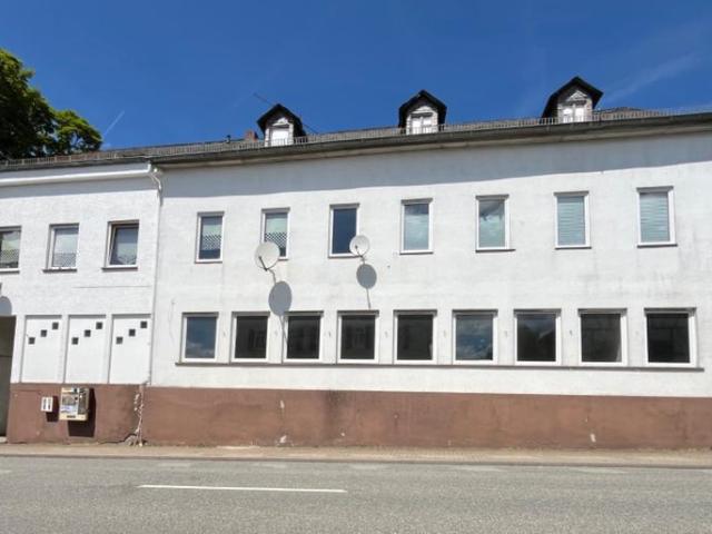 Top für Kapitalanleger u. Selbstnutzer! MFH mit 5 WEH+Gaststätte