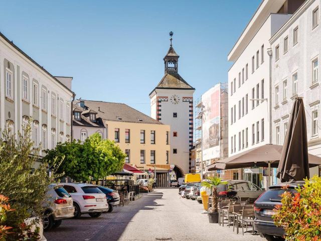 Top Investment in Bestlage: Wohn & Geschäftshaus am Stadtplatz
