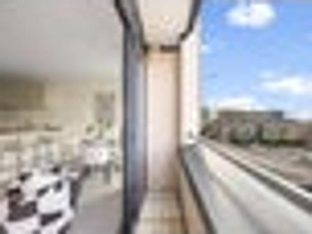 Top of Parnell Village – Spacious 1 Bedroom +.