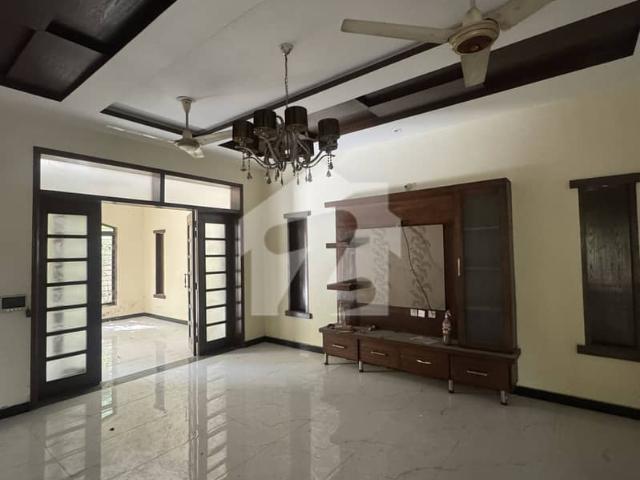 Top Location 10.88 Marla Corner House For Sale In Bahria Town Lahore