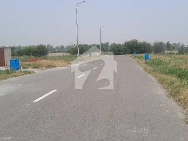 Top Location 10 Marla Possession Plot Near Askari 13
