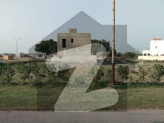Top Location 1 Kanal Low Budget Plot Back Of Main Road Facing Two Kanal