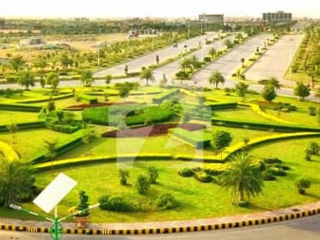 Top Location 1 Kanal Plot Main Road, Park Facing, Block A Gulberg Residencia