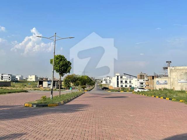 Top Location Commercial Plot Available Block C Size 5 Marla For Sale In Top City