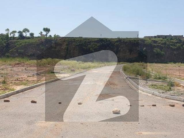 Top Location, Developed 1 Kanal Plot For Sale
