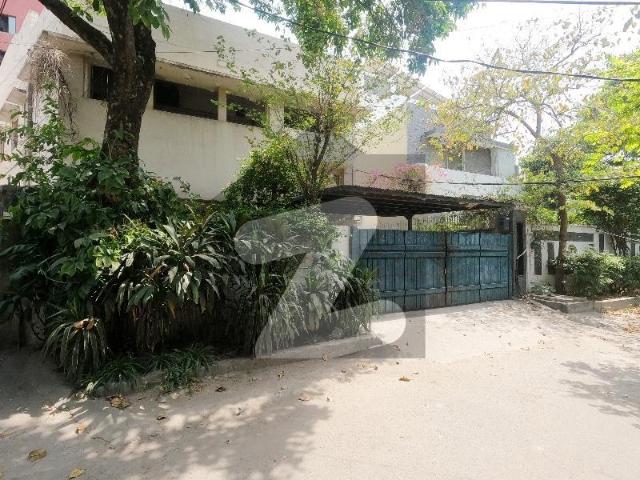 Top Location Old Good House Gulberg 2 Block F For Sale Gulberg 2 Block F