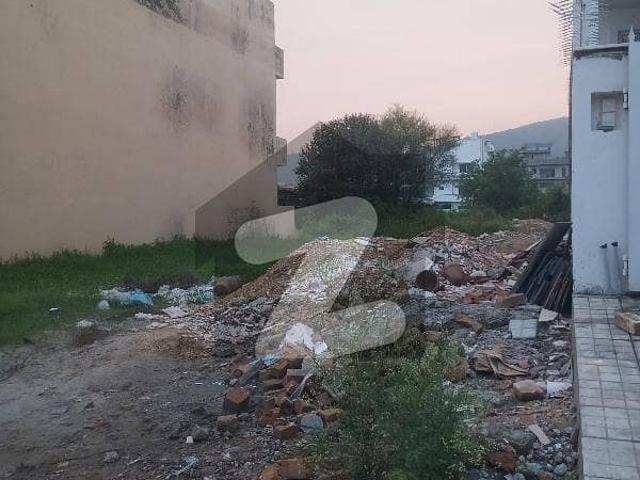 Top Location Marla Plot For Sale In Sector D 12