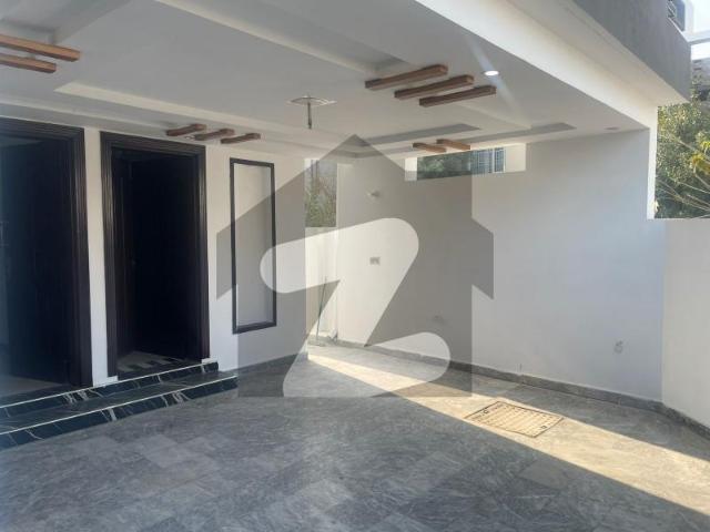 Top Location This 8 Marla Corner + Facing Park Slightly Used House For Sale In Phase 1 Southern Block Bahria Orchard Phase 1 Southern