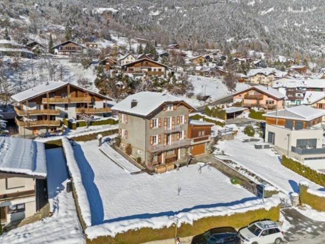 Top Lage Zweifamilienhaus im Skigebiet Crans Montana/VS