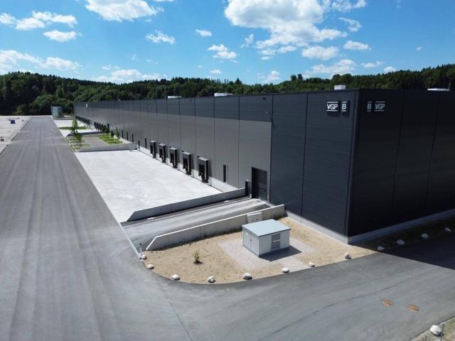 Top Lage Expansion direkt an der A1 / Laakirchen West! Industrie / Gewerbehallen, Widmung B von ca. 2.350 4.700 m² Flächen im VGP Park Ehrenfeld zu vermieten Schnellbezug möglich!