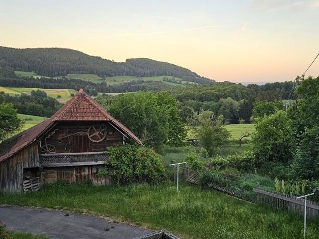 32 Hektar Landwirtschaftliches Anwesen in Herrlicher Sonnigen Alleinlage