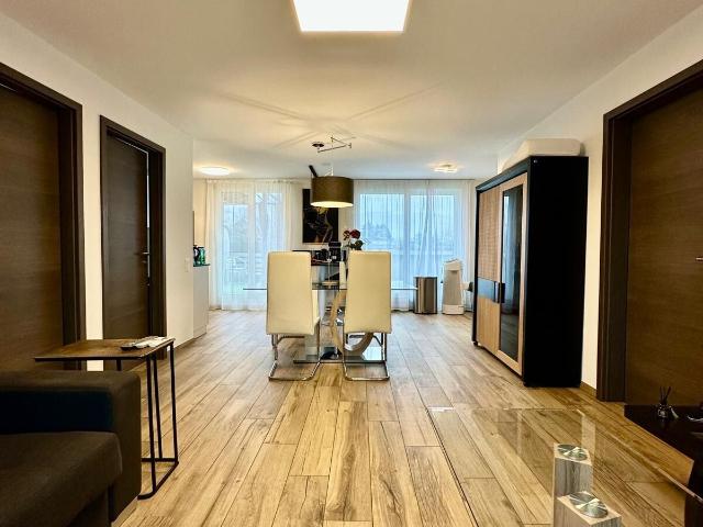 Top modern apartment with balcony furnished & central | dreamo. Ch