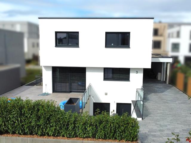 TOP MODERN+ Exklusives, schick ausgestattetes EFH mit ELW mit A+ Energieklasse