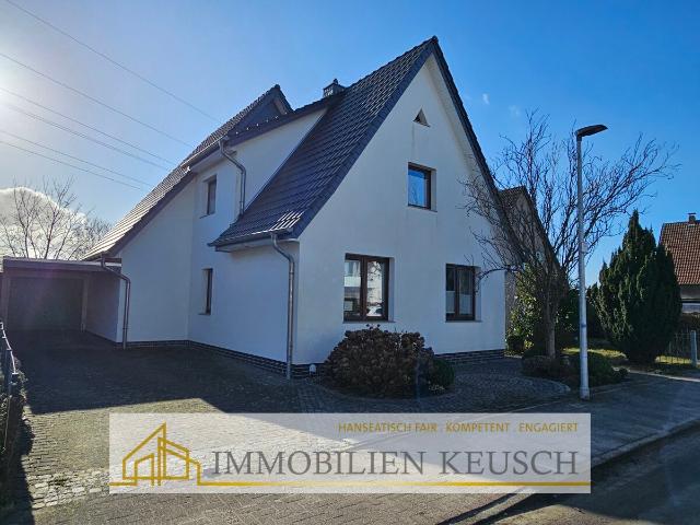 TOP modernisiertes EFH mit sehr großem & gepflegtem Garten. Diverse Nebengebäude und Sonnensitzmöglichkeiten zum Geniessen