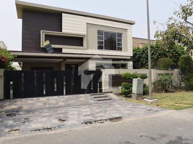 Top Notch Ultra Luxury 1 Kanal Basement Furnished Beautiful Design Bungalow Dolmen Mall, DHA Market