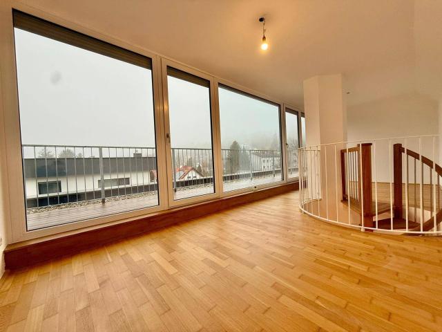 TOP NEUBAU DG WOHNUNG MIT DACHTERRASSE + LOGGIA 3 Zimmer, Erstbezug nach Renovierung