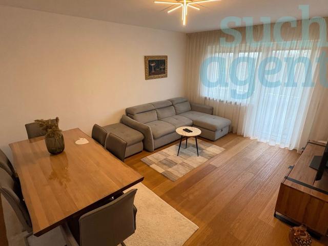 Top sanierte 3 Zimmerwohnug mit Balkon 5 Gehminuten zu Plus City
