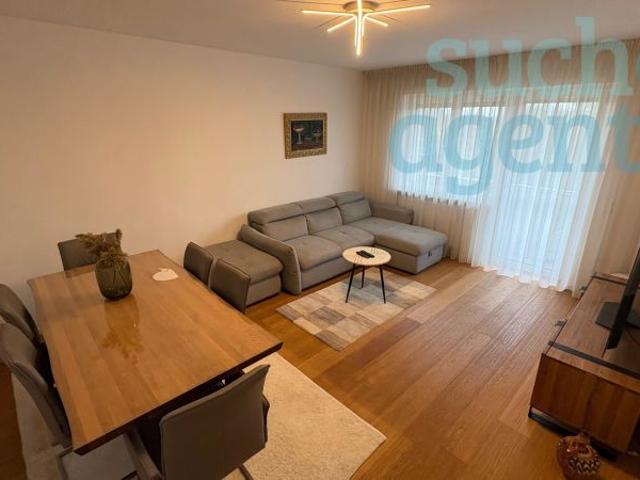 Top sanierte 3 Zimmerwohnug mit Balkon 5 Gehminuten zu Plus City