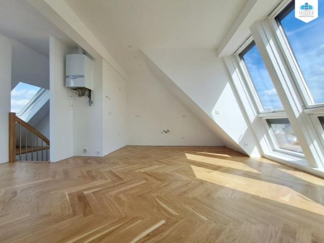 Top sanierte 3 Zimmer DG Maisonettewohnung mit zwei Terrassen