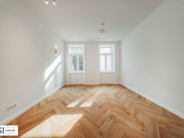 Top sanierte Altbauwohnung: Luxus und Stil in ruhiger Wohngegend