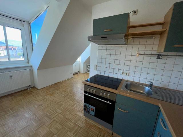 TOP SANIERTE DACHGESCHOSSWOHNUNG oberstes Dachgeschoss KARAWANKENFERNBLICK im Süden Klagenfurts