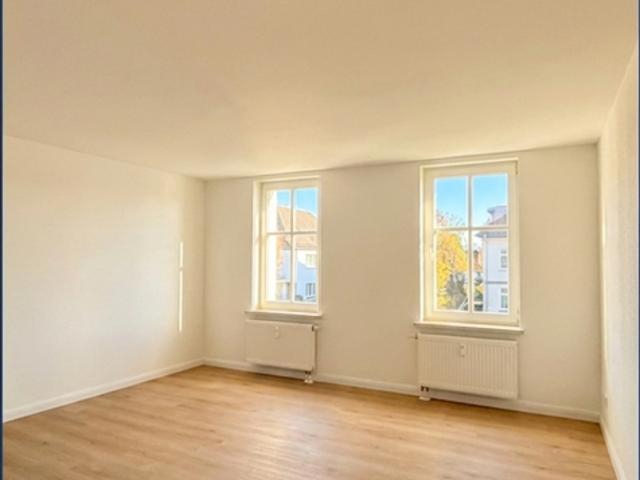 Top renovierte 2 Raumwohnung mit ca. 53,7 m² EBK, modernem Bad & Stellplatz Option