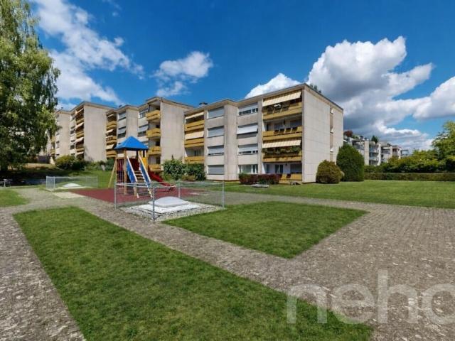 Top renovierte Wohnung in Familienquartier