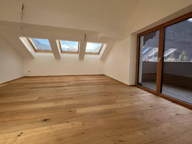 TOP RENOVIERTES HAUS MIT 3 WOHNUNGEN UND KELLER