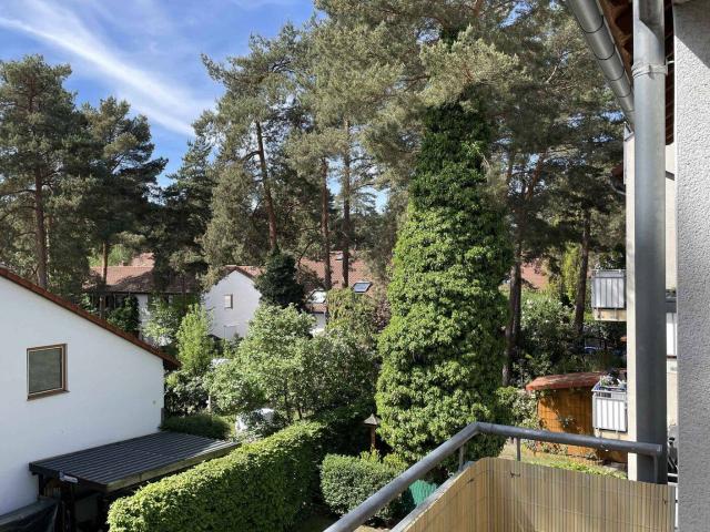 TOP Wohnung im 2.OG, neues Bad, Einbauküche, Balkon, Parkplatz, hell und ruhig, sofort beziehbar