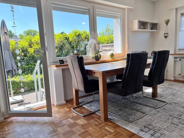 Top Wohnung mit Terrasse und Garage in Refrath