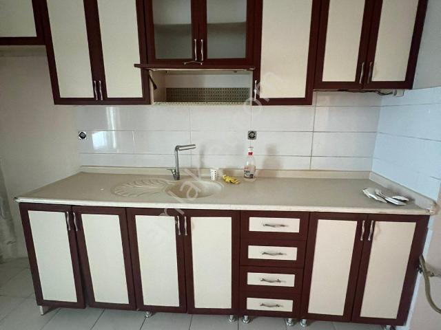 Topçu Mahallesi Ara Katta Kiralık 3+1 Daire